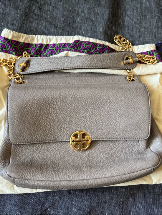 Tory Burch Handbags - Tory Burch Pebbled Leather Shoulder Bag in Light Gray with Gold Hardware
